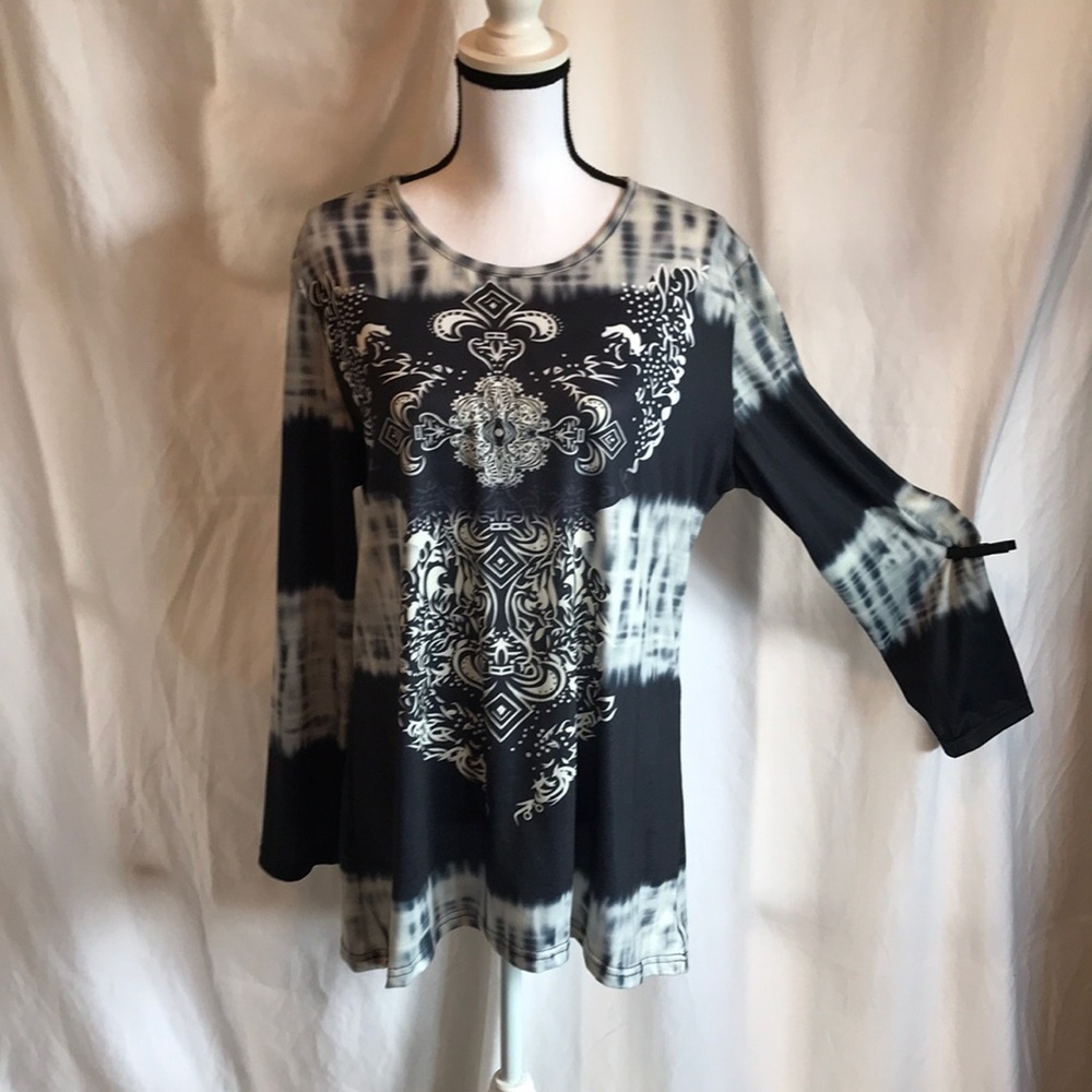 Ladies top - Picture 4 of 4